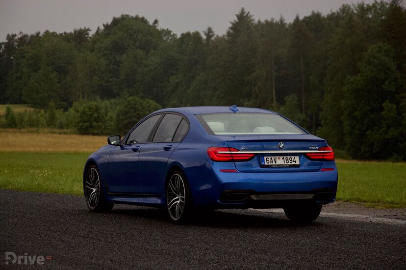 BMW 750i