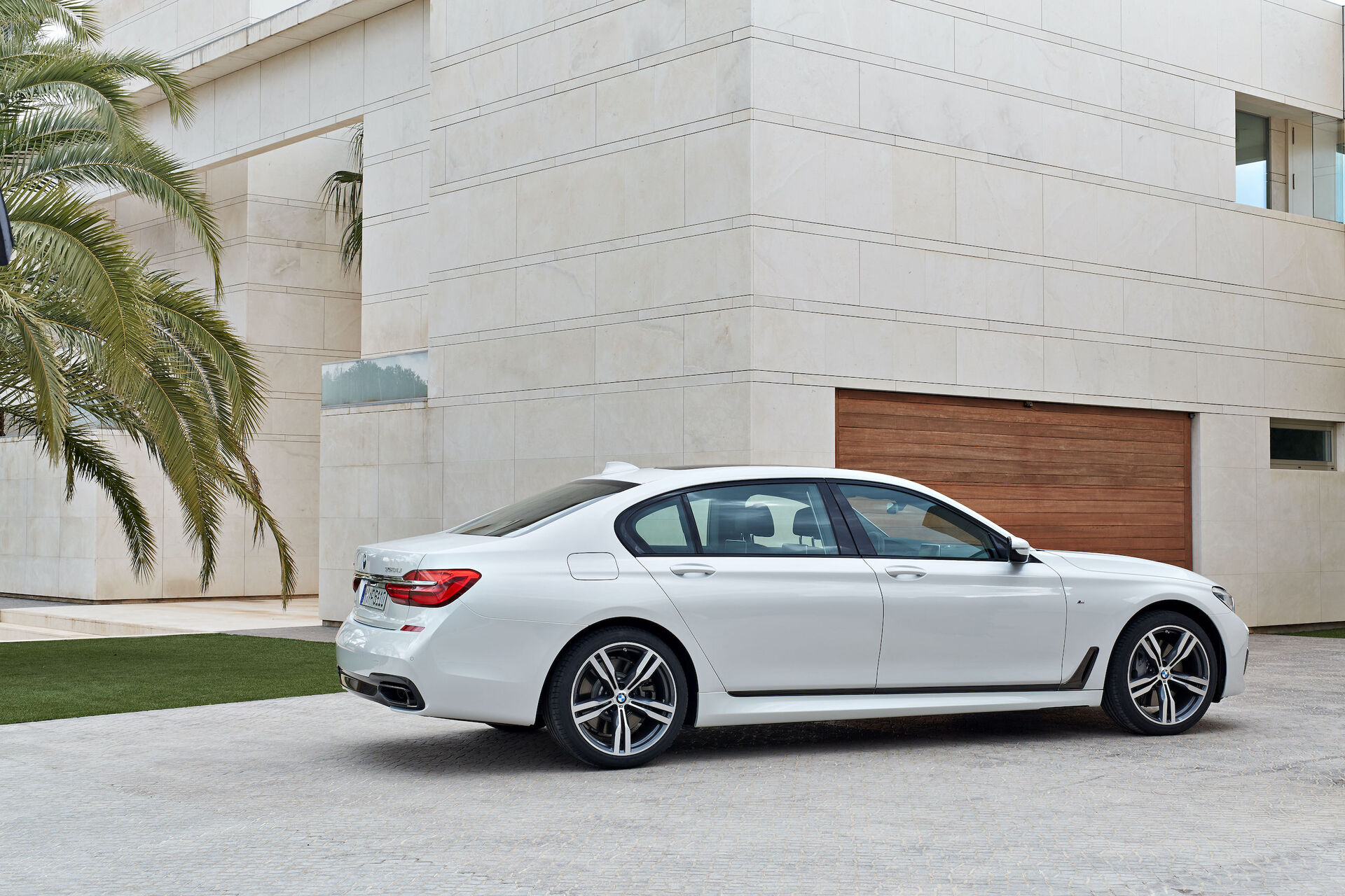 BMW 750i
