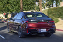 BMW 760i xDrive Aventurin Red Metallic Two-Tone