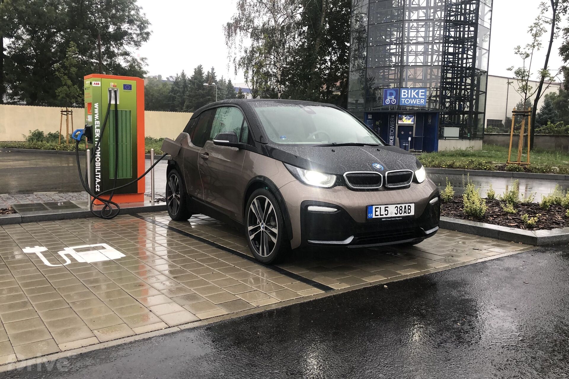 BMW i3s