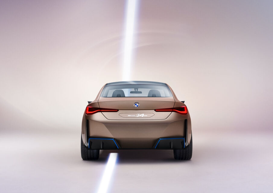 BMW i4