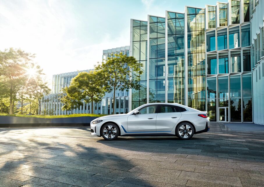 BMW i4