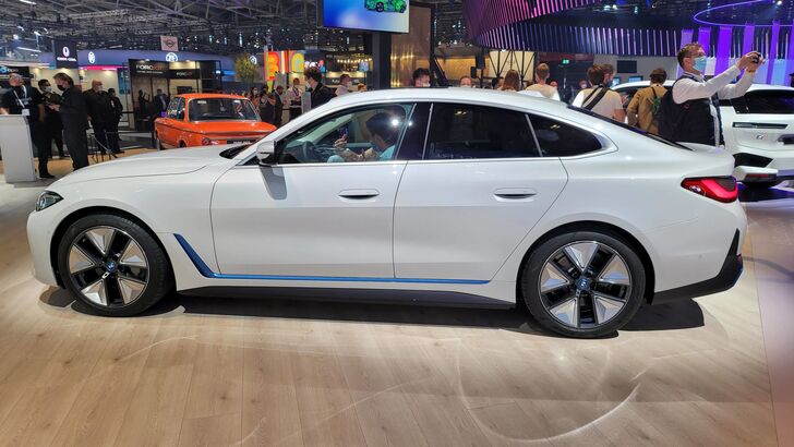 BMW i4