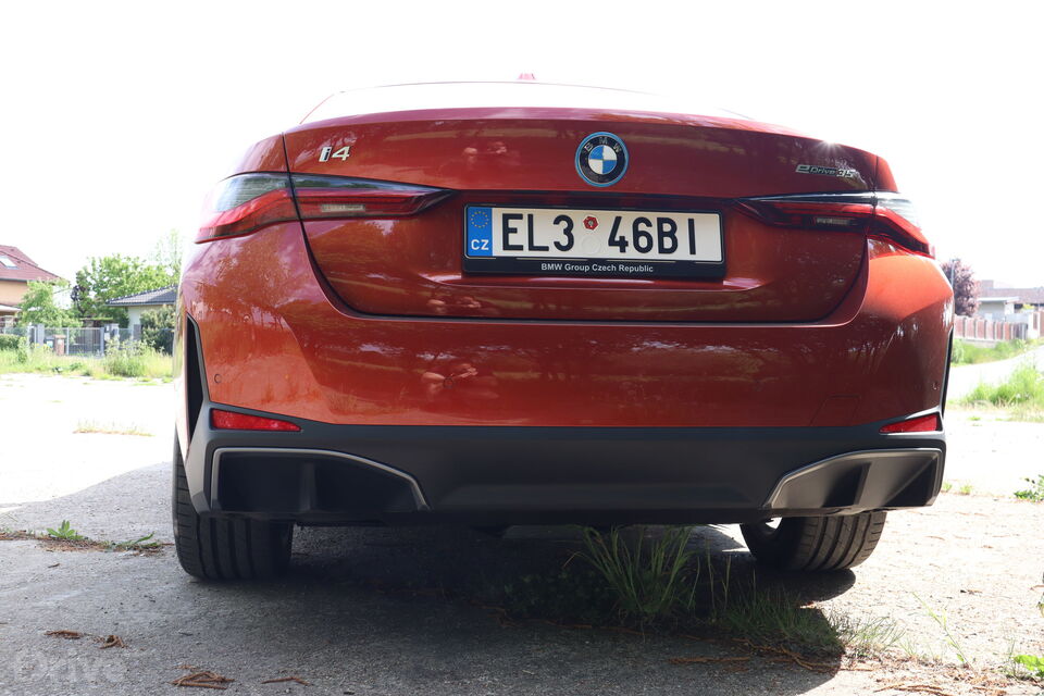 BMW i4