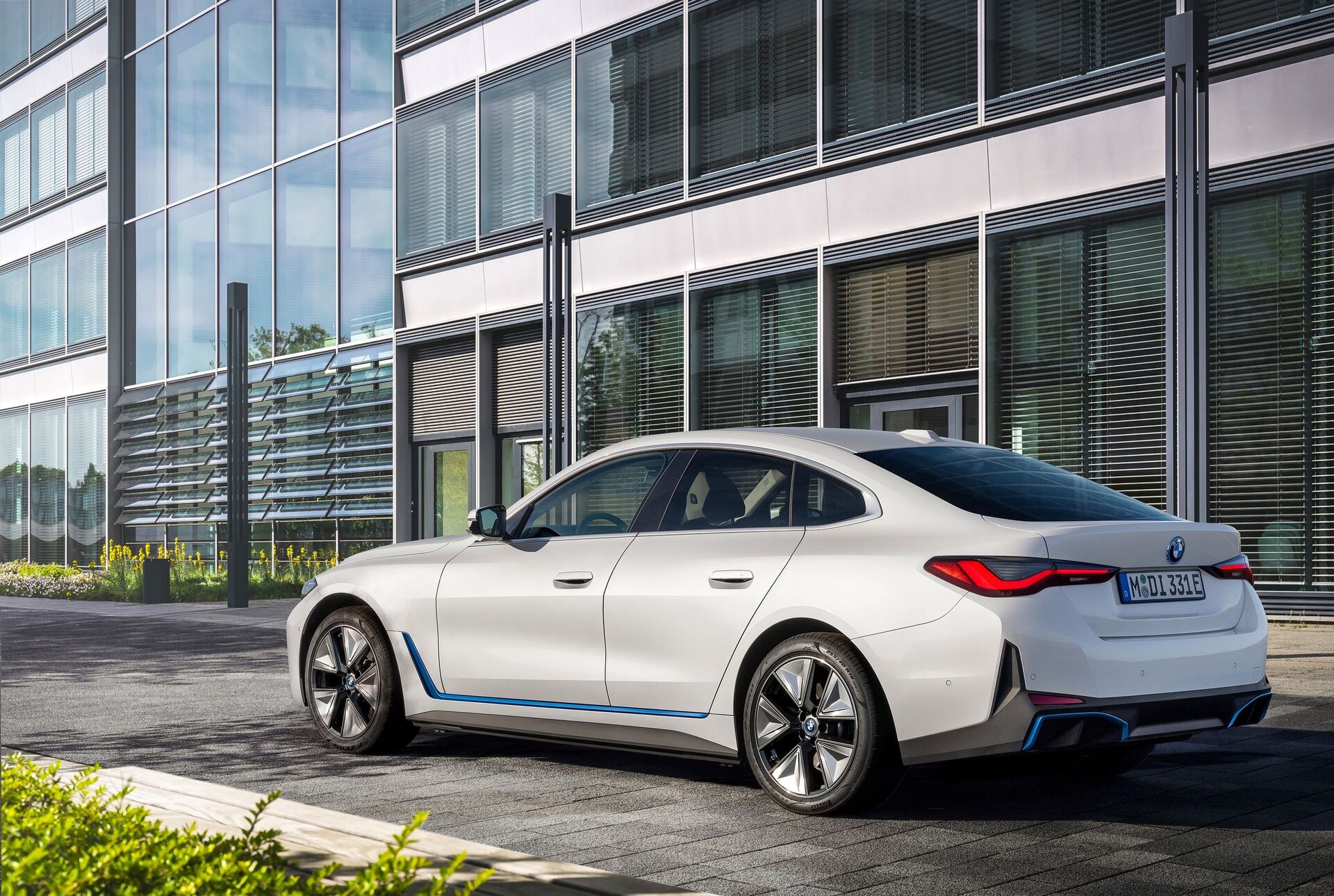 BMW i4 eDrive35