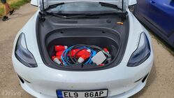 BMW i4 vs. Tesla Model 3