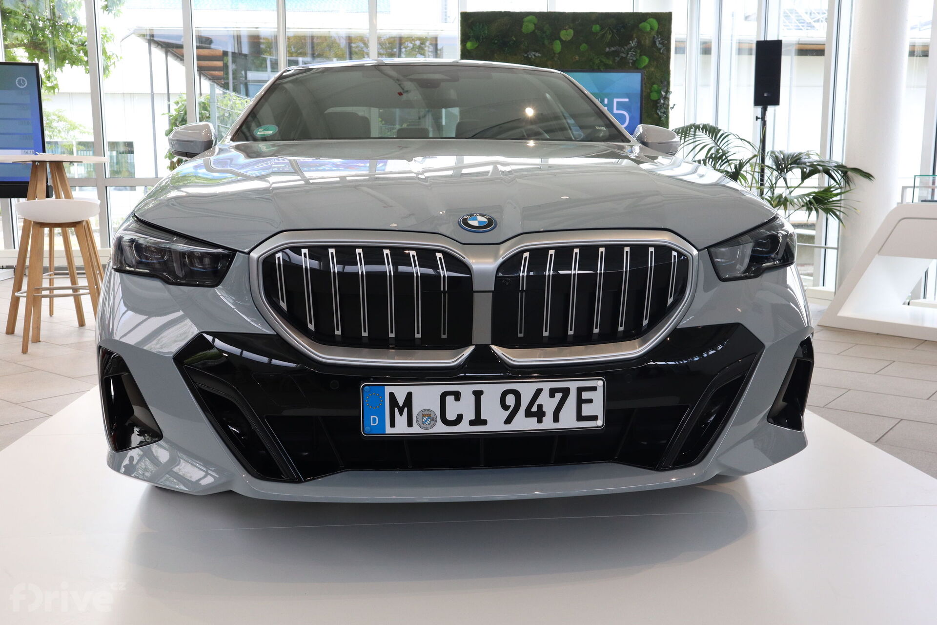 BMW i5