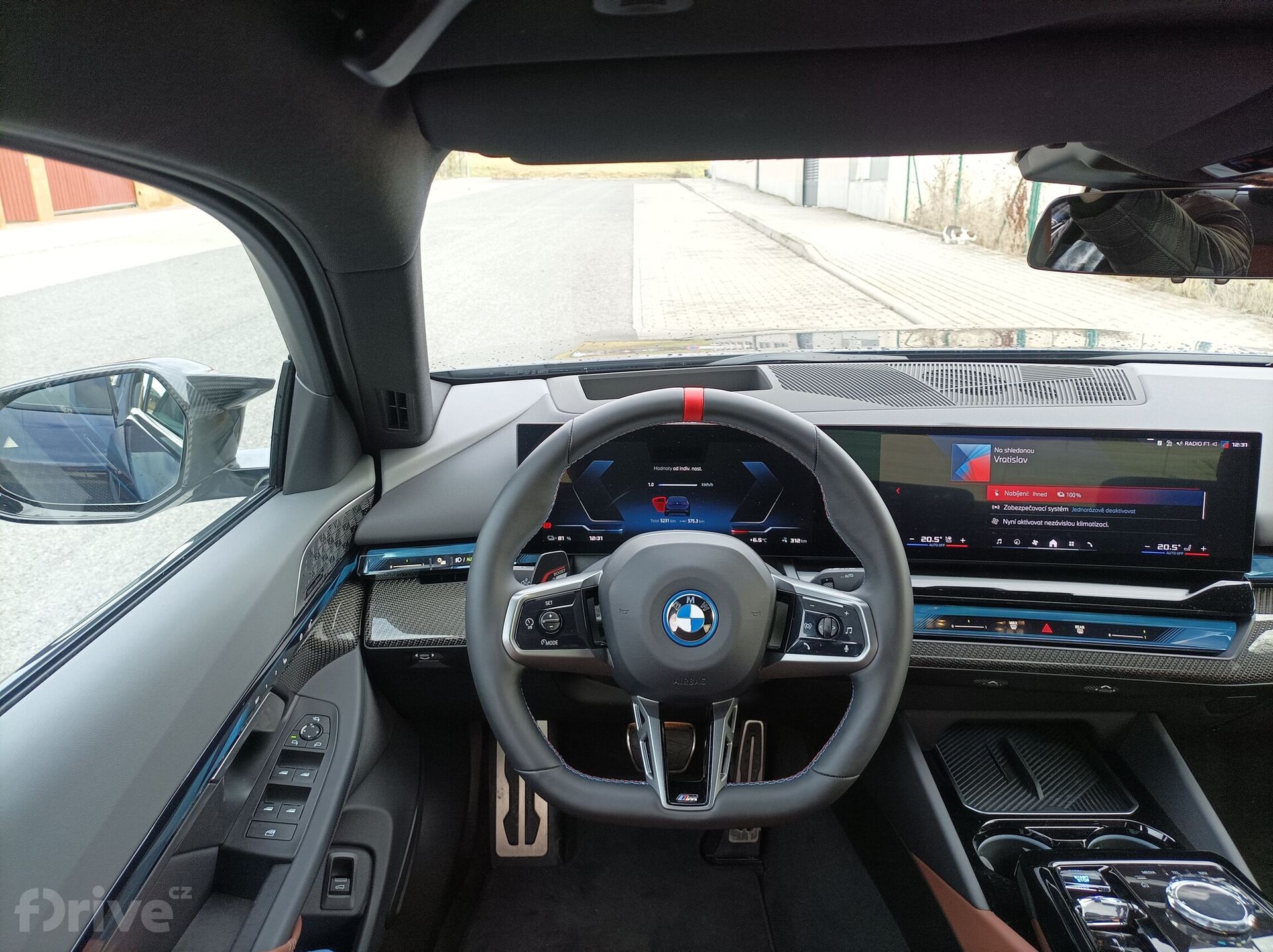 BMW i5