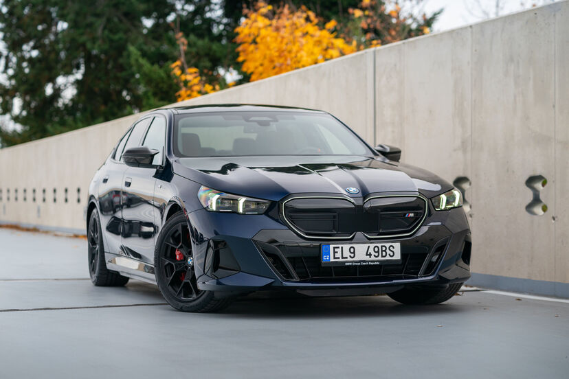 BMW i5 M60