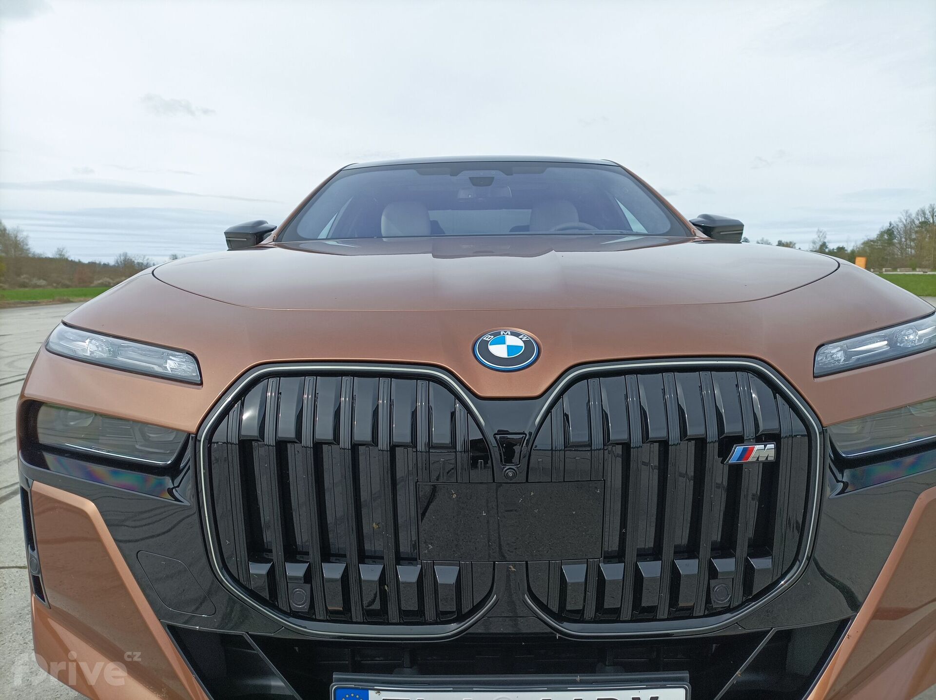BMW i7