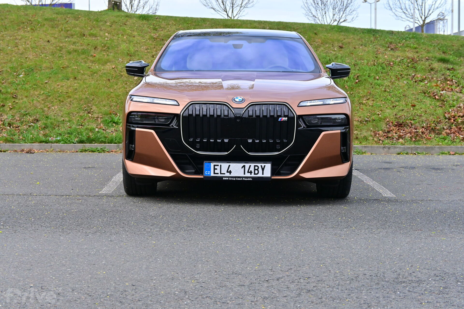 BMW i7