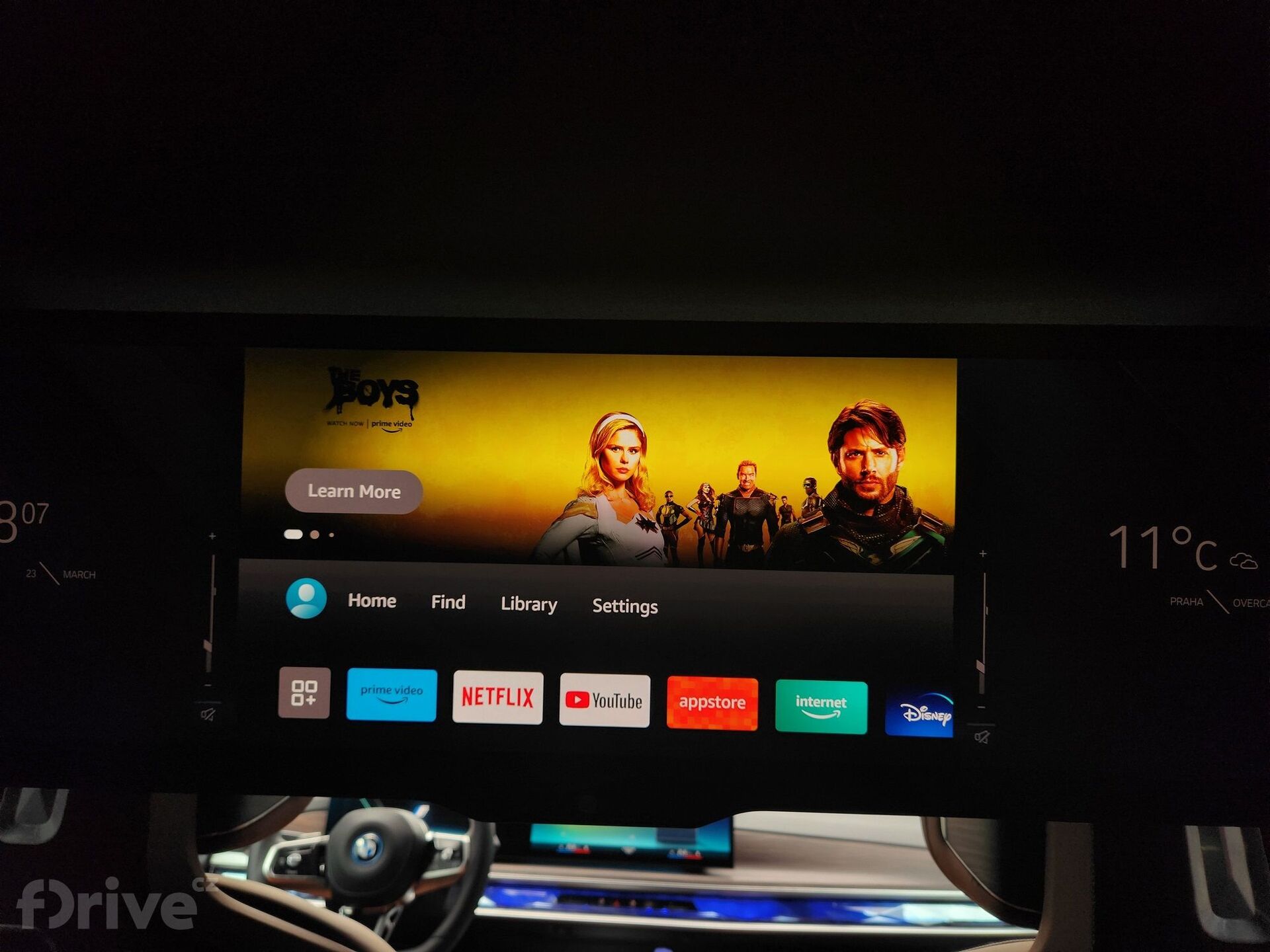 BMW i7 Theatre Screen