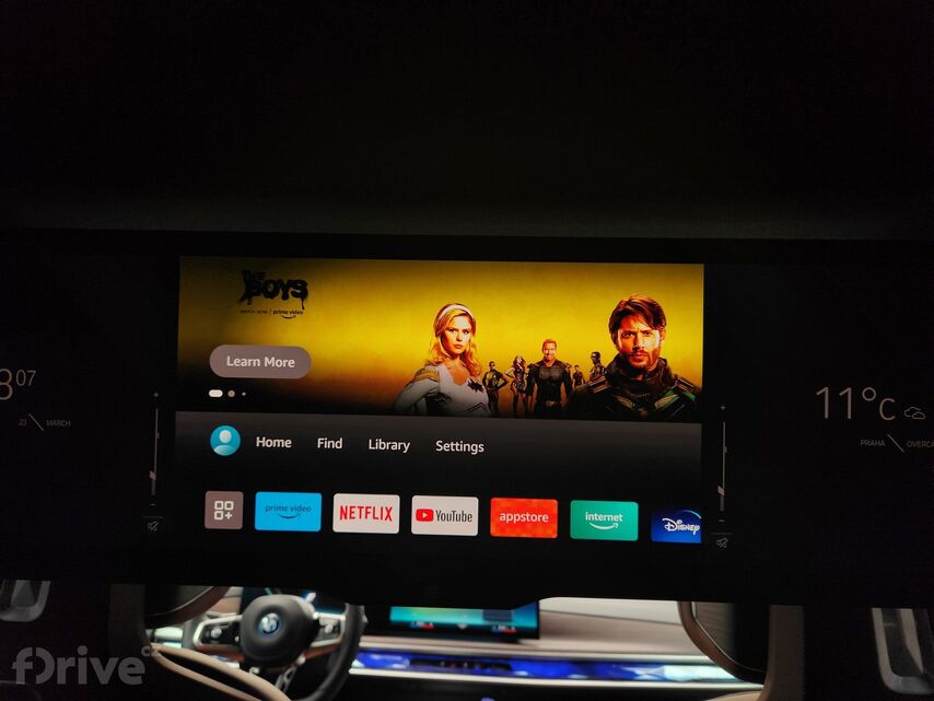 BMW i7 Theatre Screen