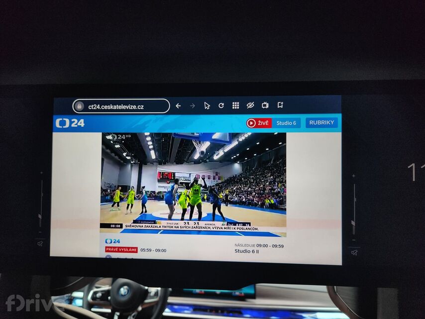 BMW i7 Theatre Screen