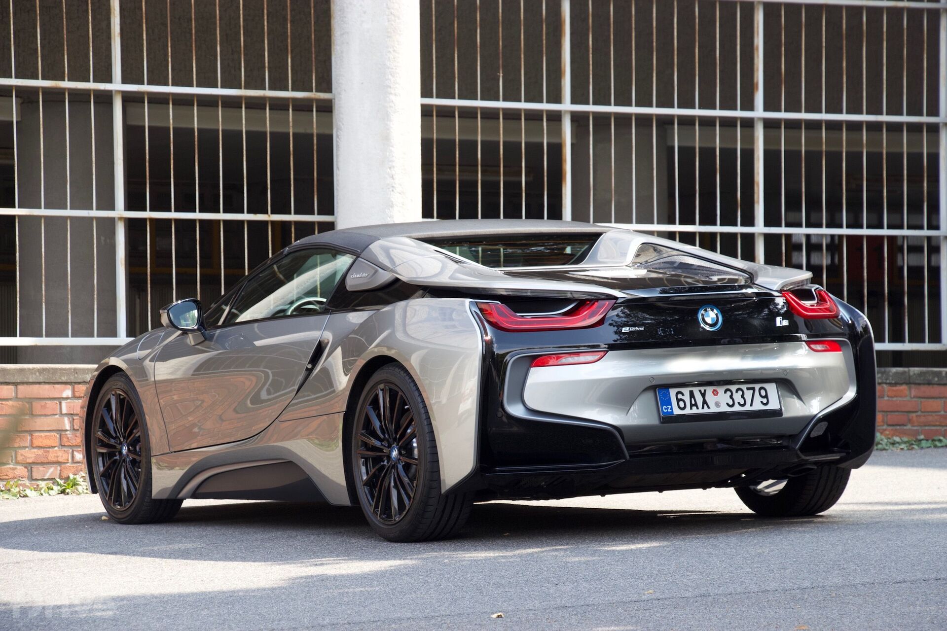 BMW i8 Roadster (2018)