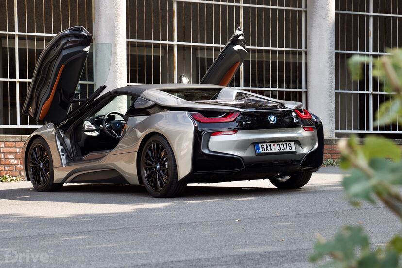 BMW i8 Roadster (2018)