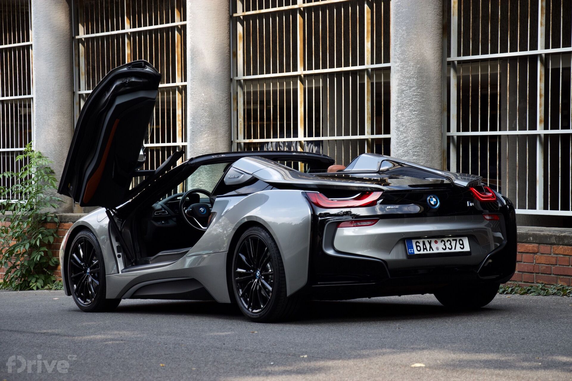 BMW i8 Roadster (2018)