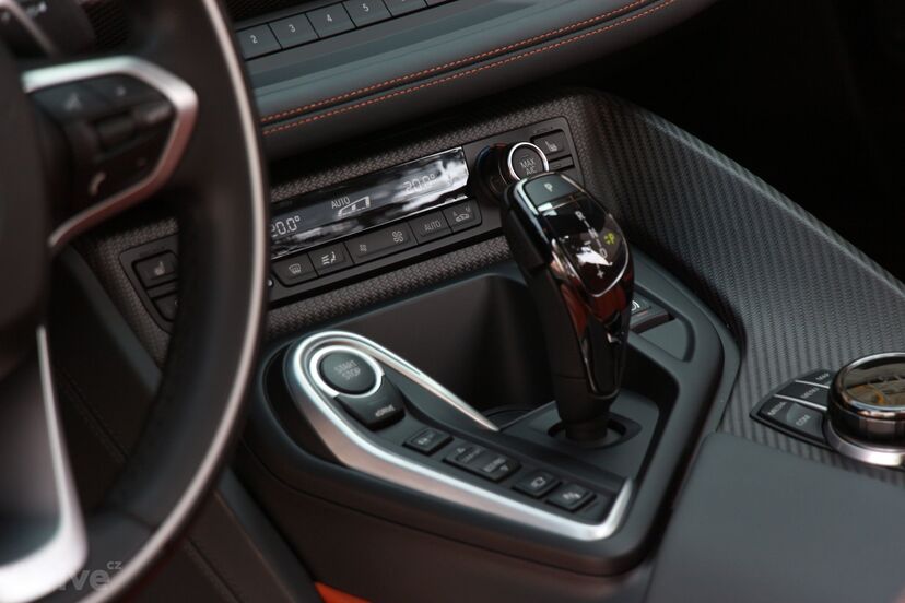 BMW i8 Roadster (2018)