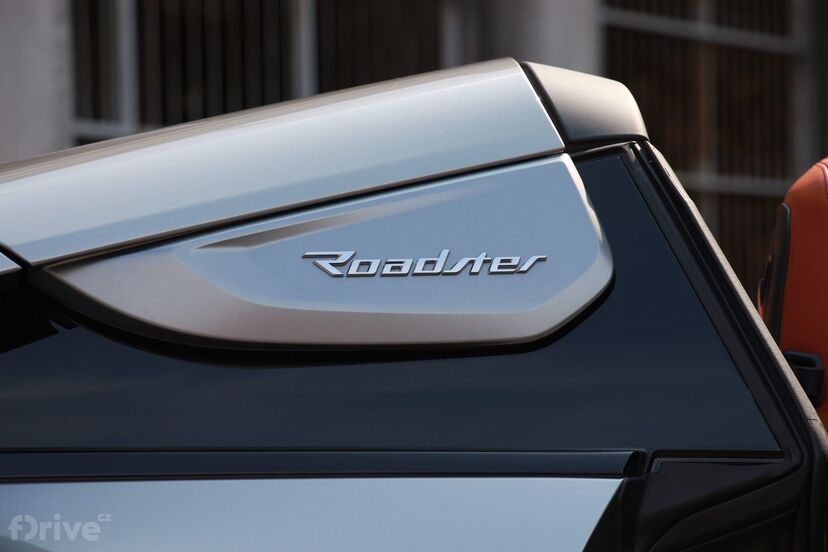 BMW i8 Roadster (2018)