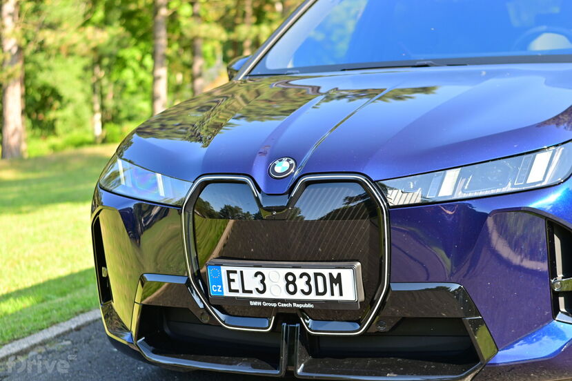 BMW iX facelift (2025)