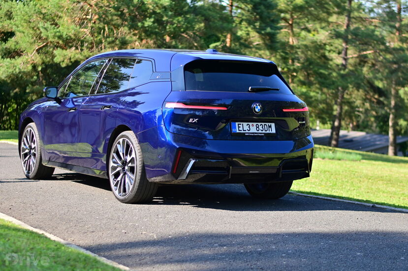 BMW iX facelift (2025)