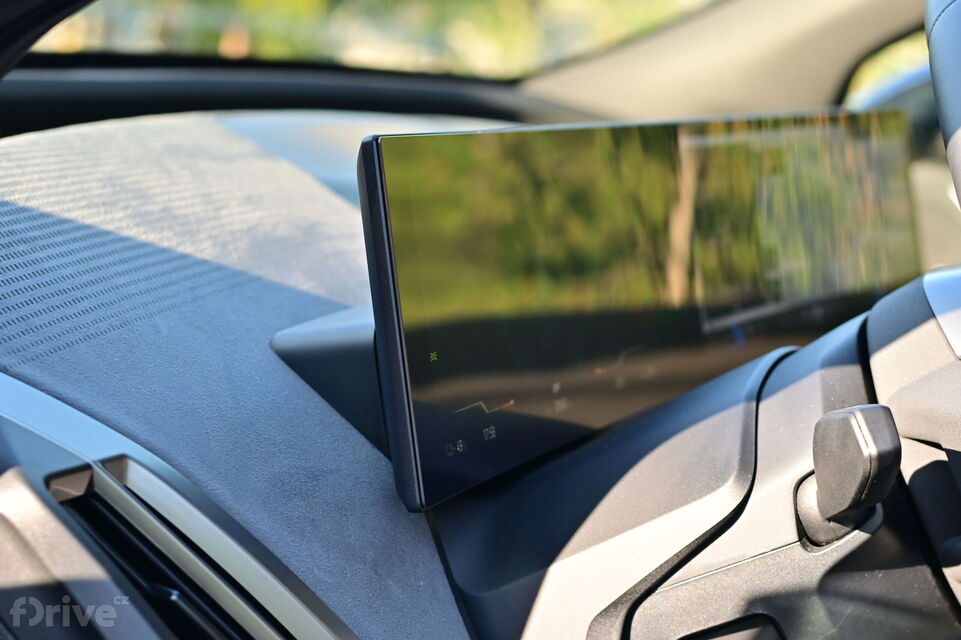 BMW iX facelift (2025)