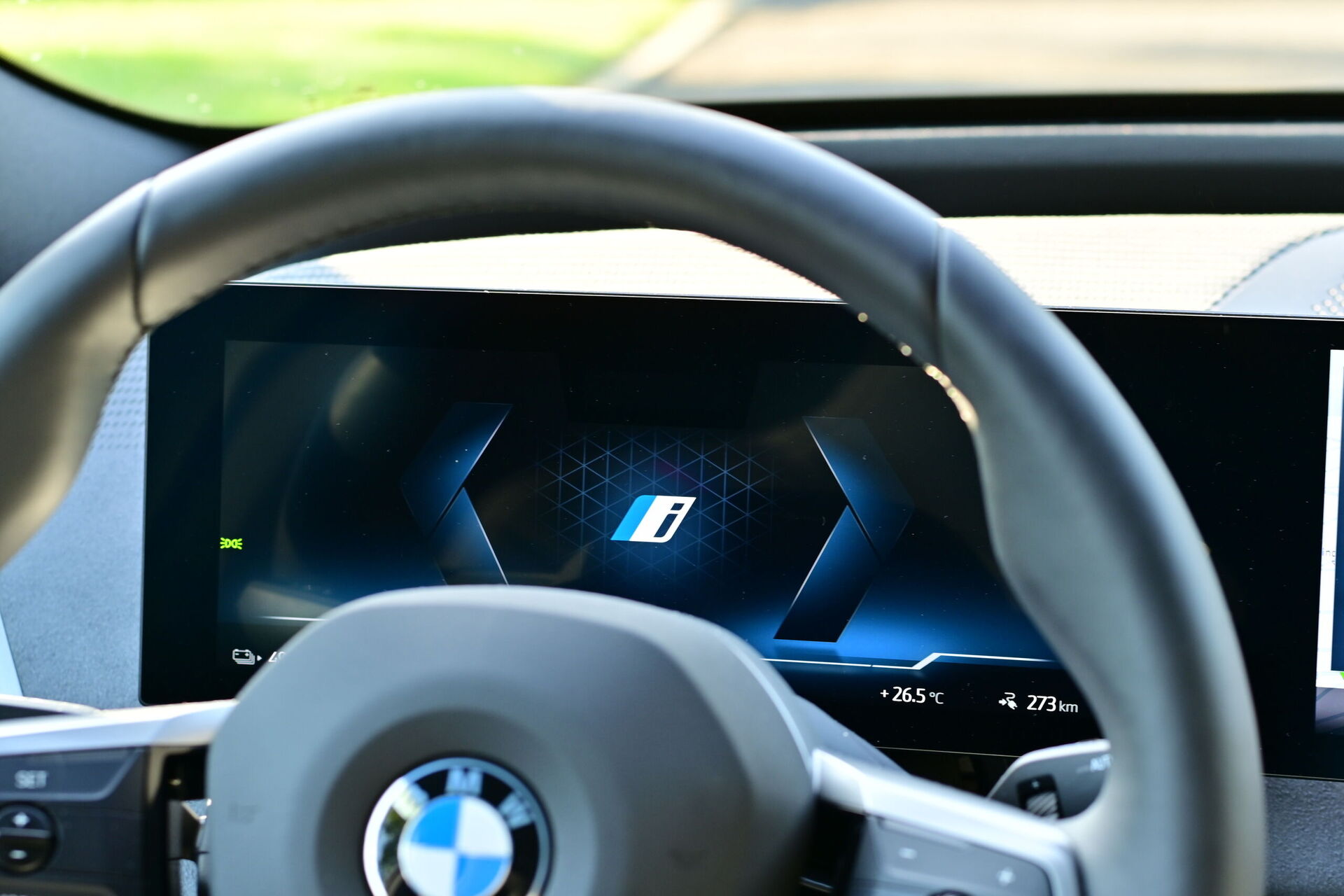 BMW iX facelift (2025)