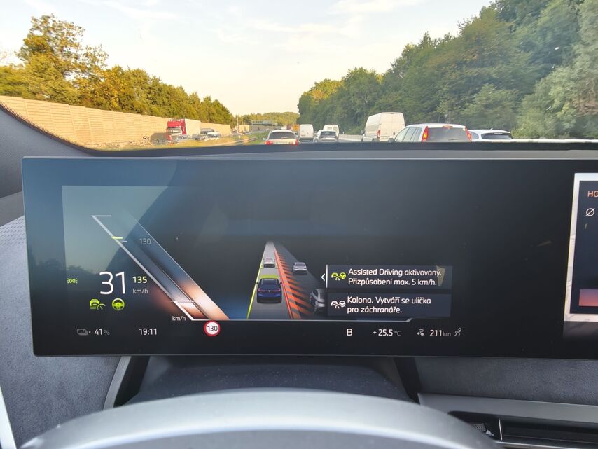 BMW iX facelift (2025)