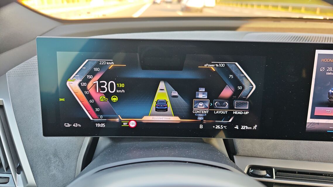 BMW iX facelift (2025)