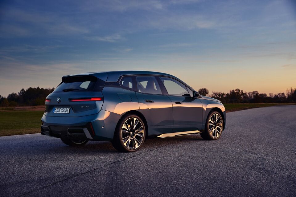 BMW iX facelift (2025)