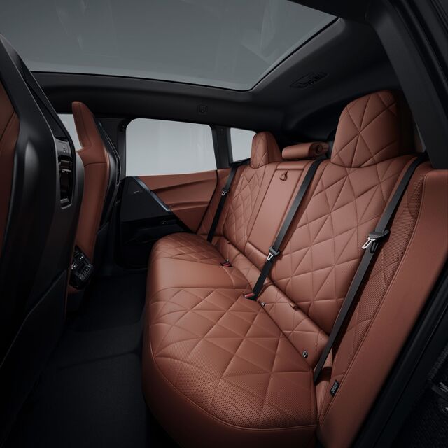 BMW iX facelift (2025)