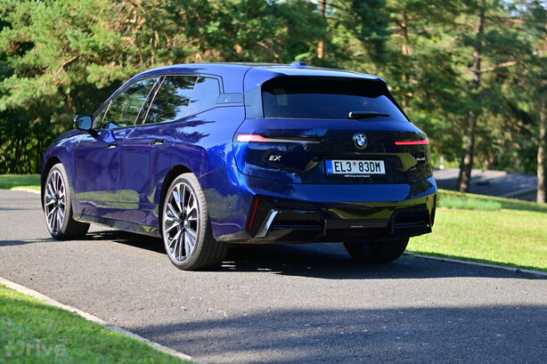 BMW iX facelift (2025)