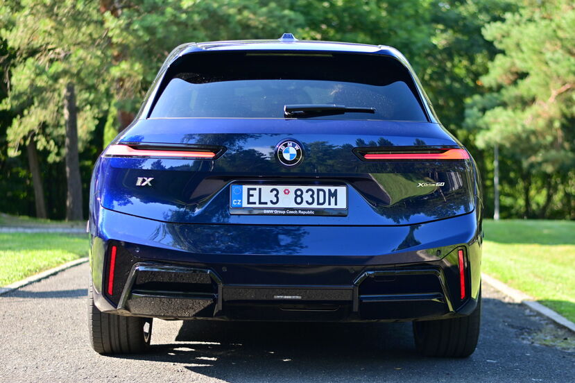 BMW iX facelift (2025)