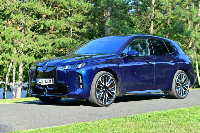 BMW iX facelift (2025)