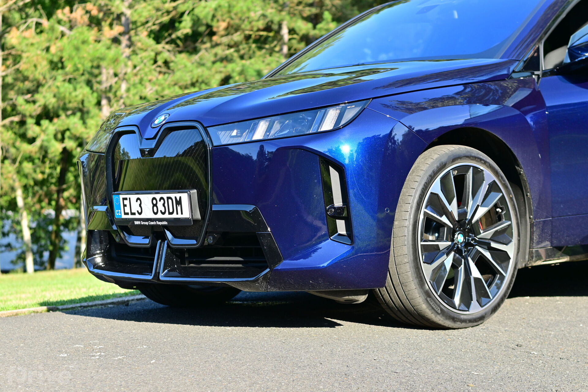 BMW iX facelift (2025)