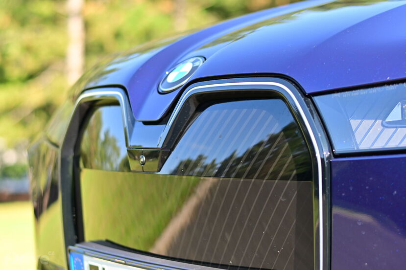 BMW iX facelift (2025)