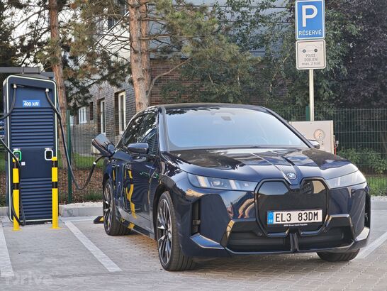 BMW iX facelift (2025)