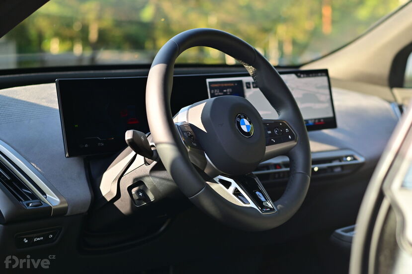 BMW iX facelift (2025)