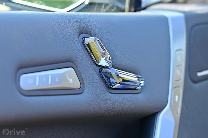 BMW iX facelift (2025)