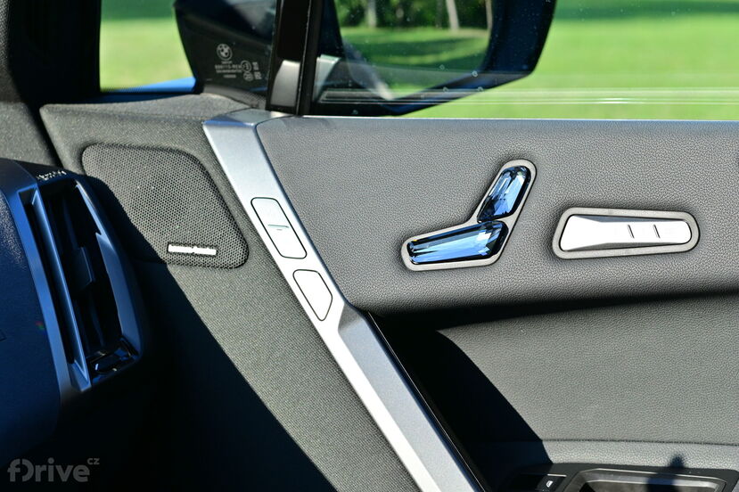 BMW iX facelift (2025)