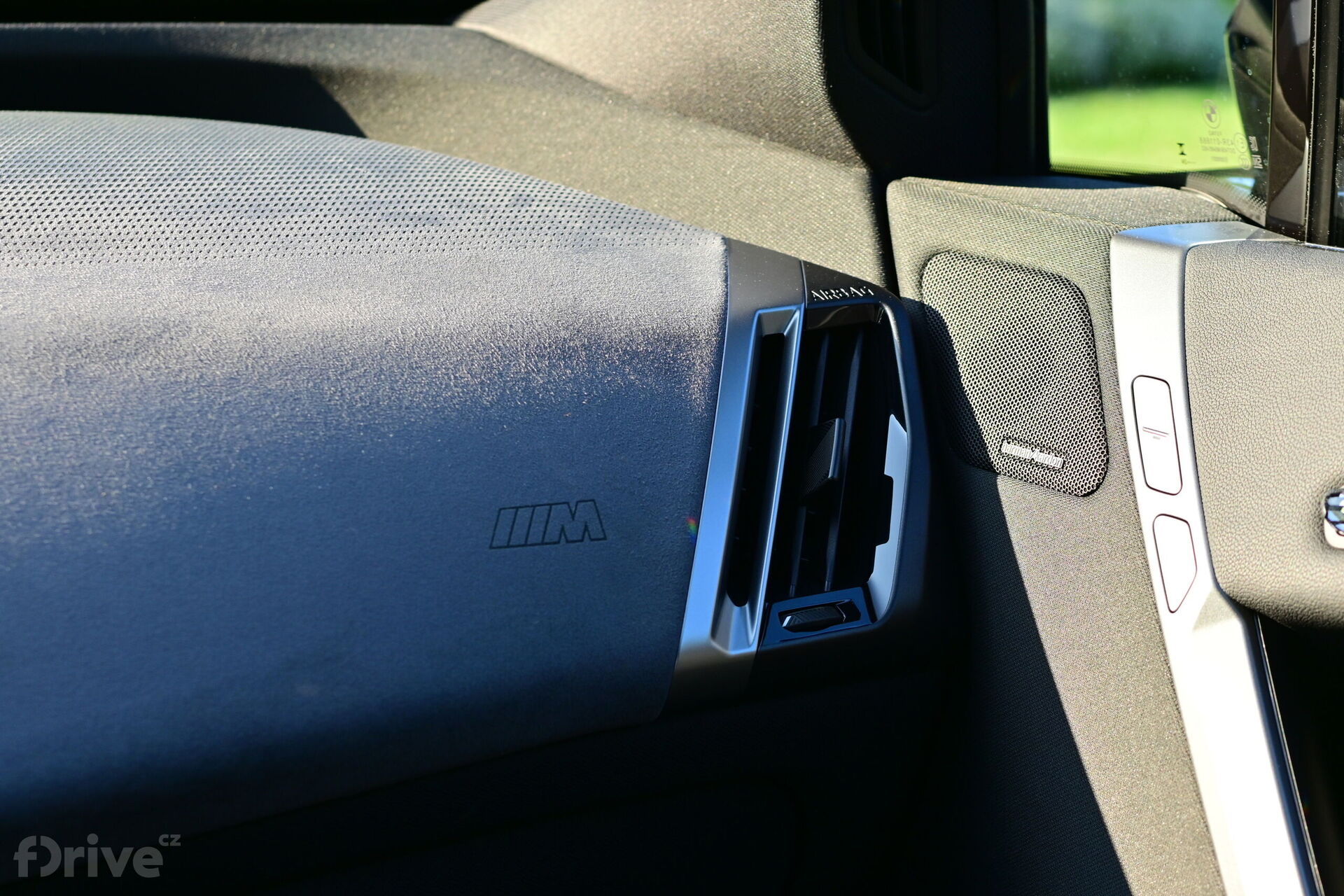 BMW iX facelift (2025)