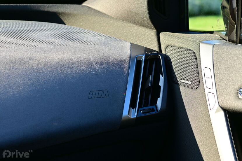 BMW iX facelift (2025)