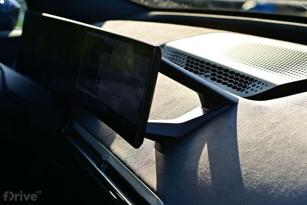 BMW iX facelift (2025)