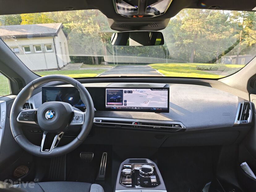 BMW iX facelift (2025)