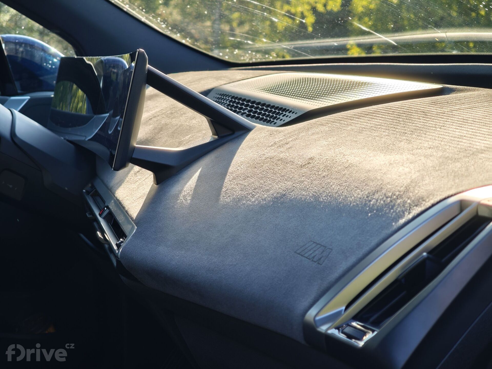 BMW iX facelift (2025)