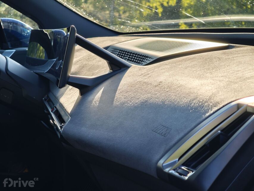 BMW iX facelift (2025)