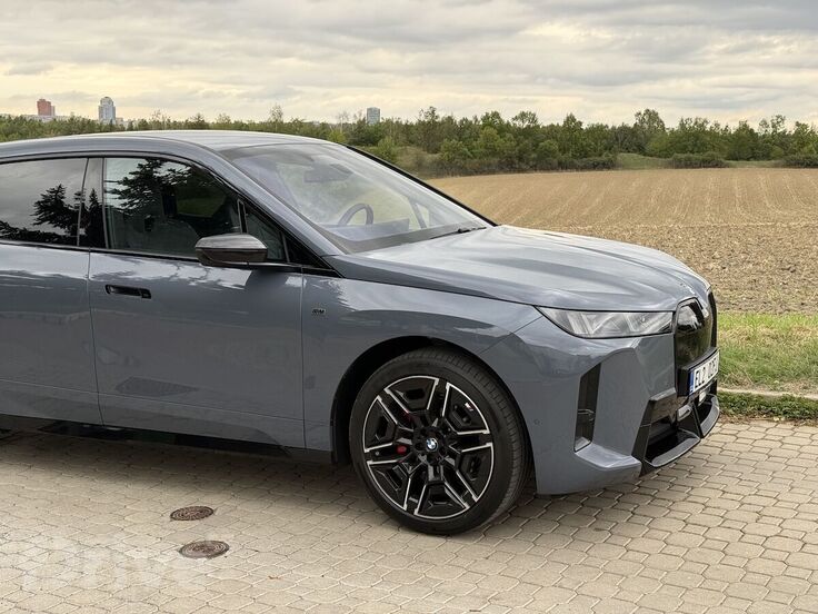 BMW iX M70 xDrive