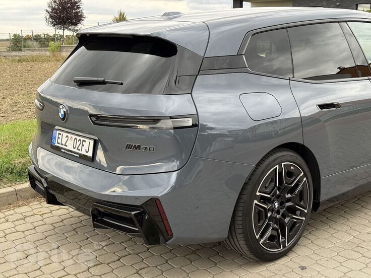 BMW iX M70 xDrive