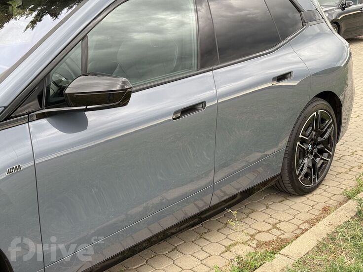 BMW iX M70 xDrive