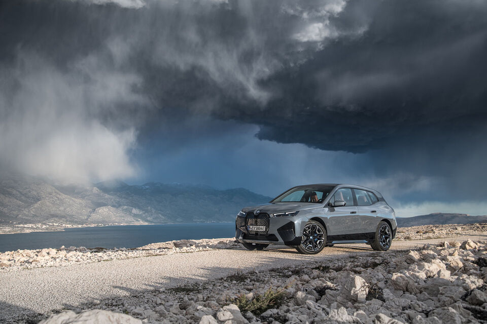 BMW iX xDrive50